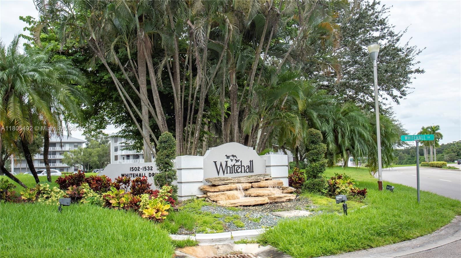 Real estate property located at 1510 Whitehall Dr #402, Broward, Condo 5 Of Whitehall Cond, Davie, FL