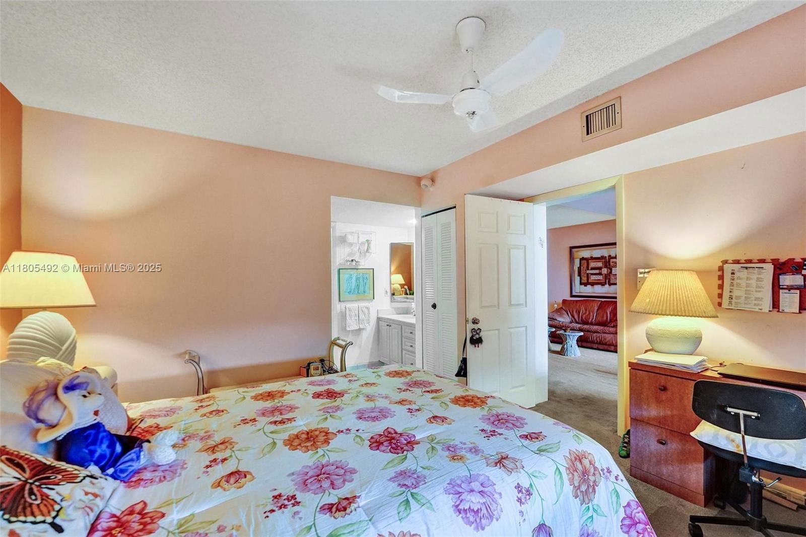 Real estate property located at 1510 Whitehall Dr #402, Broward, Condo 5 Of Whitehall Cond, Davie, FL