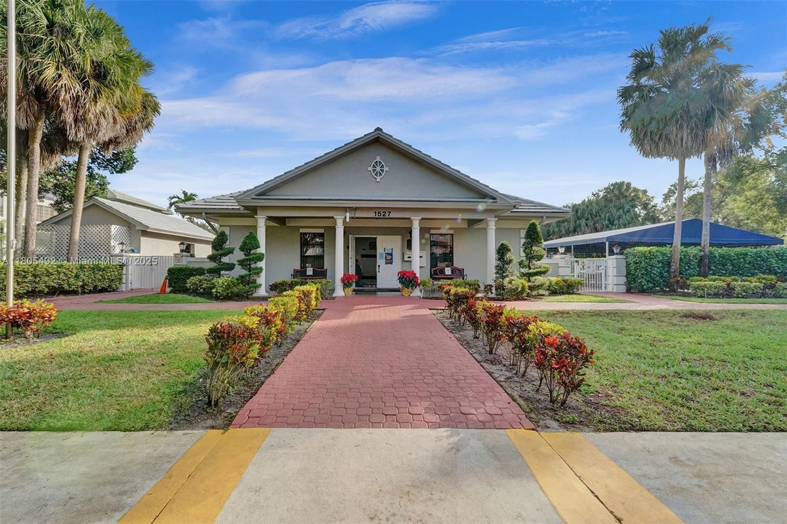 Real estate property located at 1510 Whitehall Dr #402, Broward, Condo 5 Of Whitehall Cond, Davie, FL