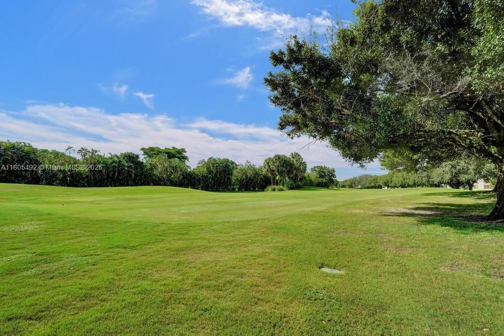 Real estate property located at 1510 Whitehall Dr #402, Broward, Condo 5 Of Whitehall Cond, Davie, FL