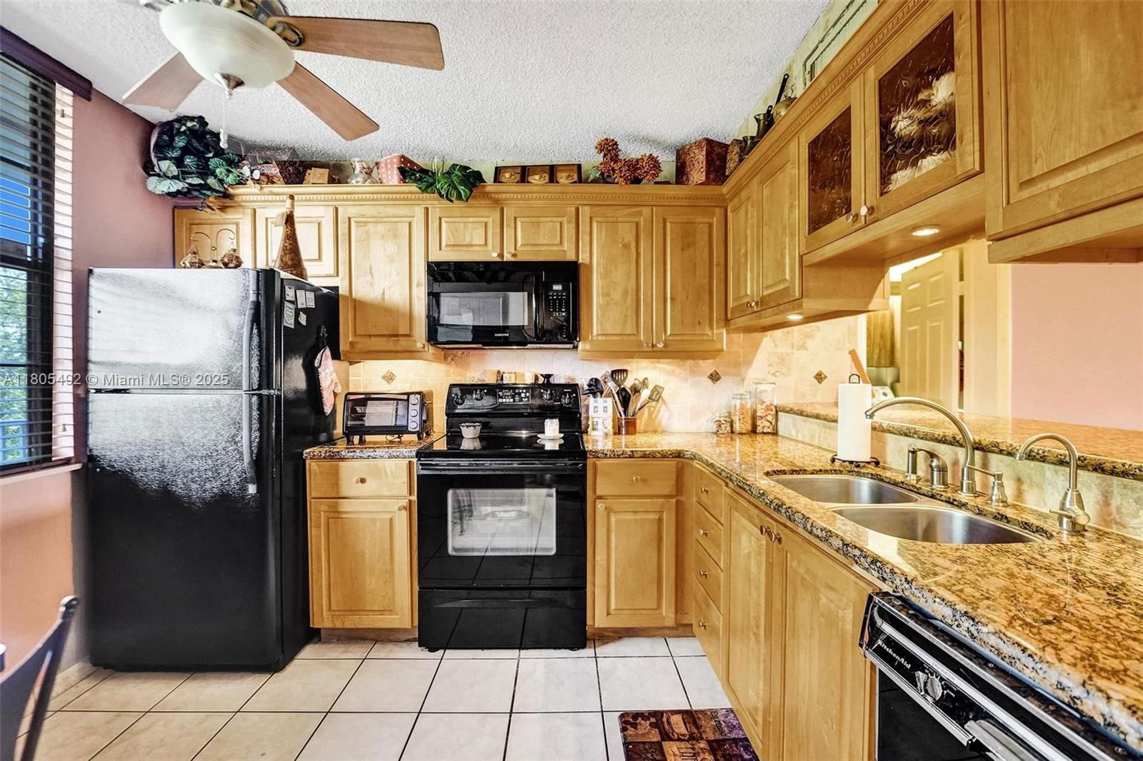 Real estate property located at 1510 Whitehall Dr #402, Broward, Condo 5 Of Whitehall Cond, Davie, FL