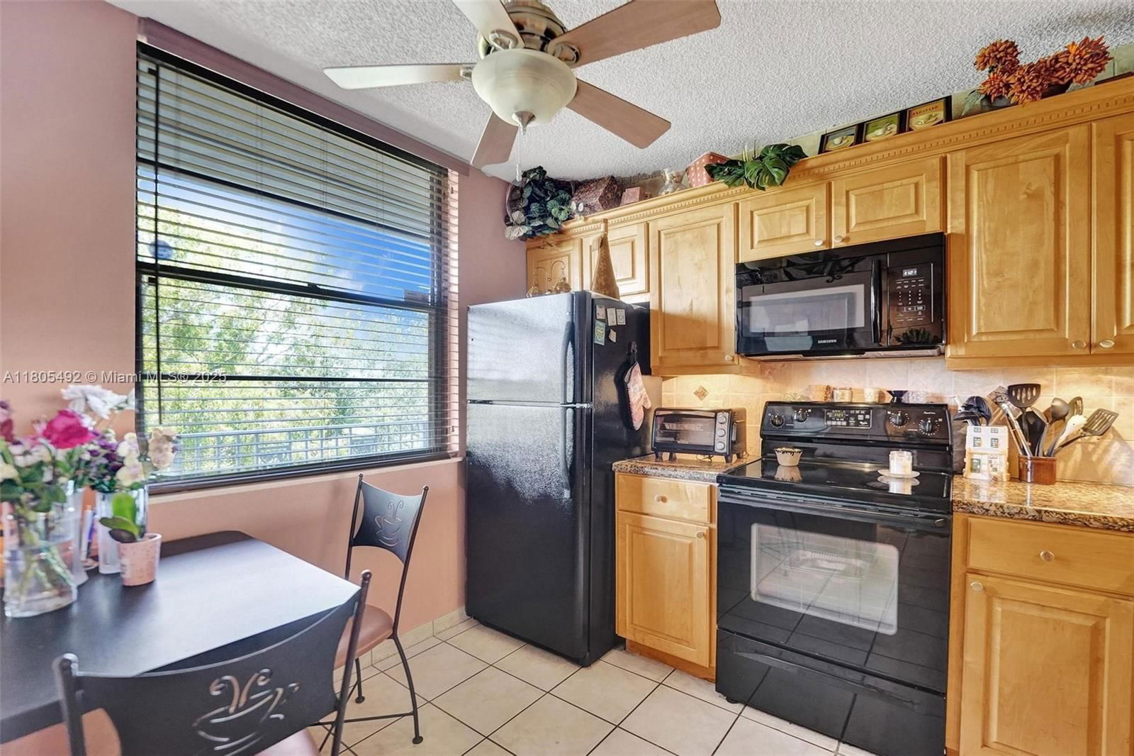 Real estate property located at 1510 Whitehall Dr #402, Broward, Condo 5 Of Whitehall Cond, Davie, FL