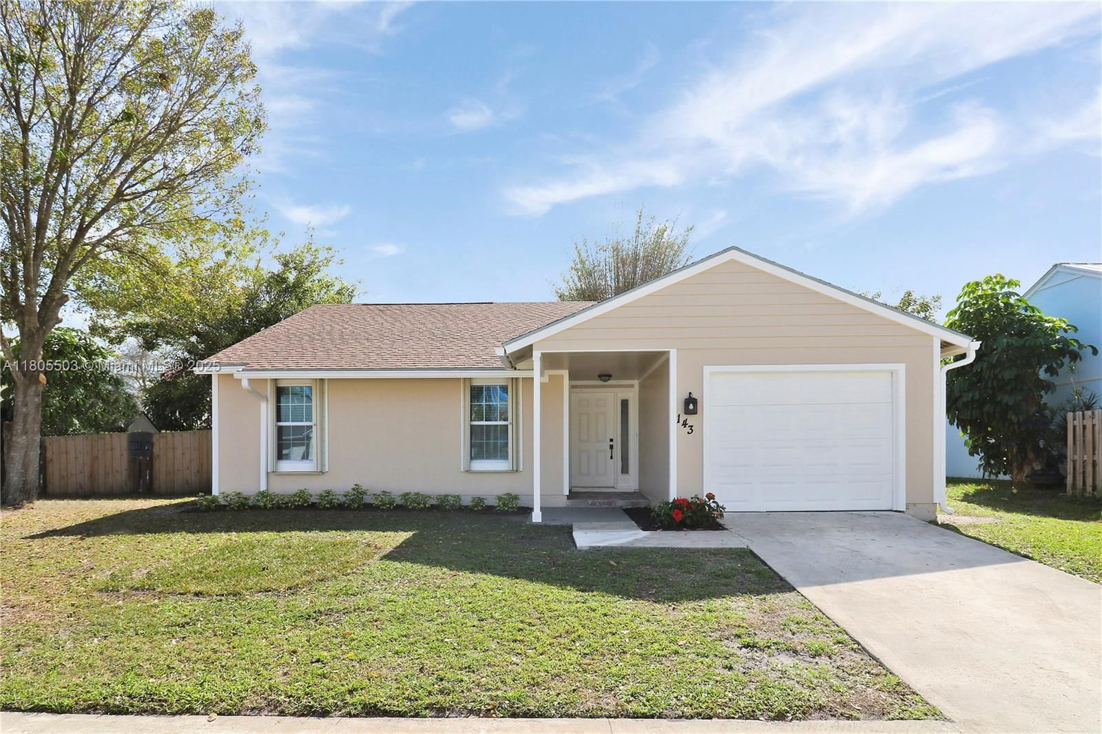 Real estate property located at 143 Greentree Circle, Palm Beach, Jupiter Village Ph Ix, Jupiter, FL