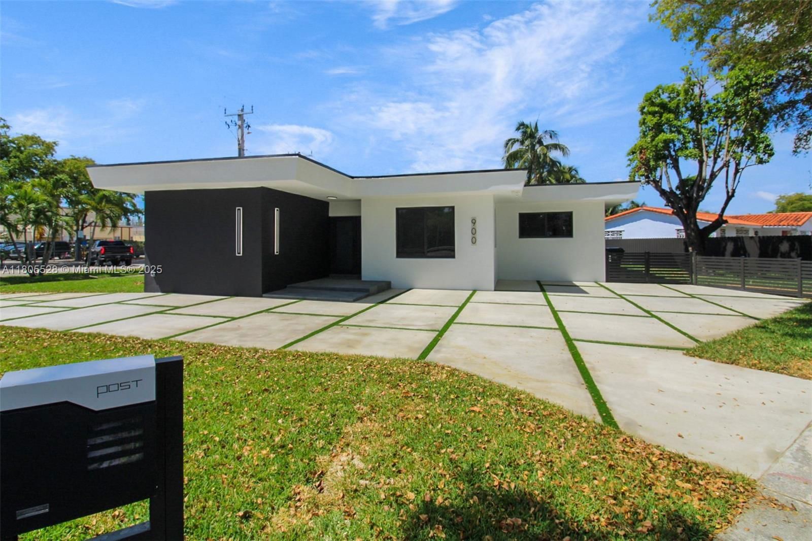 Real estate property located at 900 Royal Poinciana Blvd, Miami-dade, Lake Louise 1st Addn, Miami Springs, FL