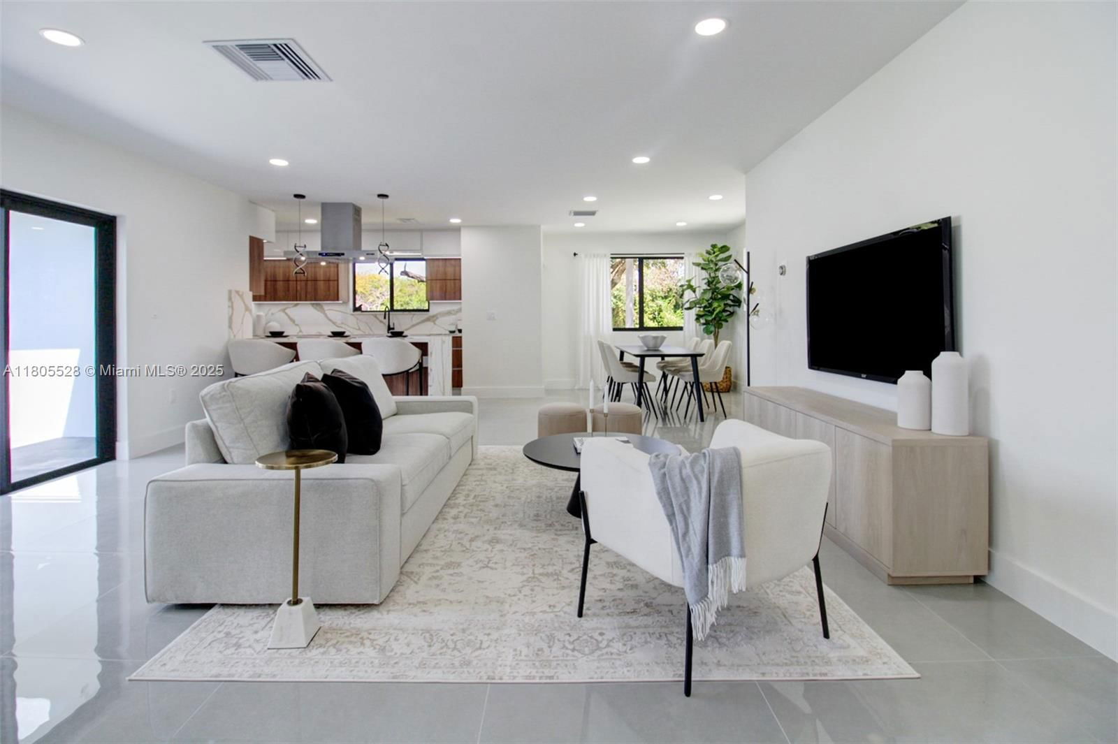 Real estate property located at 900 Royal Poinciana Blvd, Miami-dade, Lake Louise 1st Addn, Miami Springs, FL