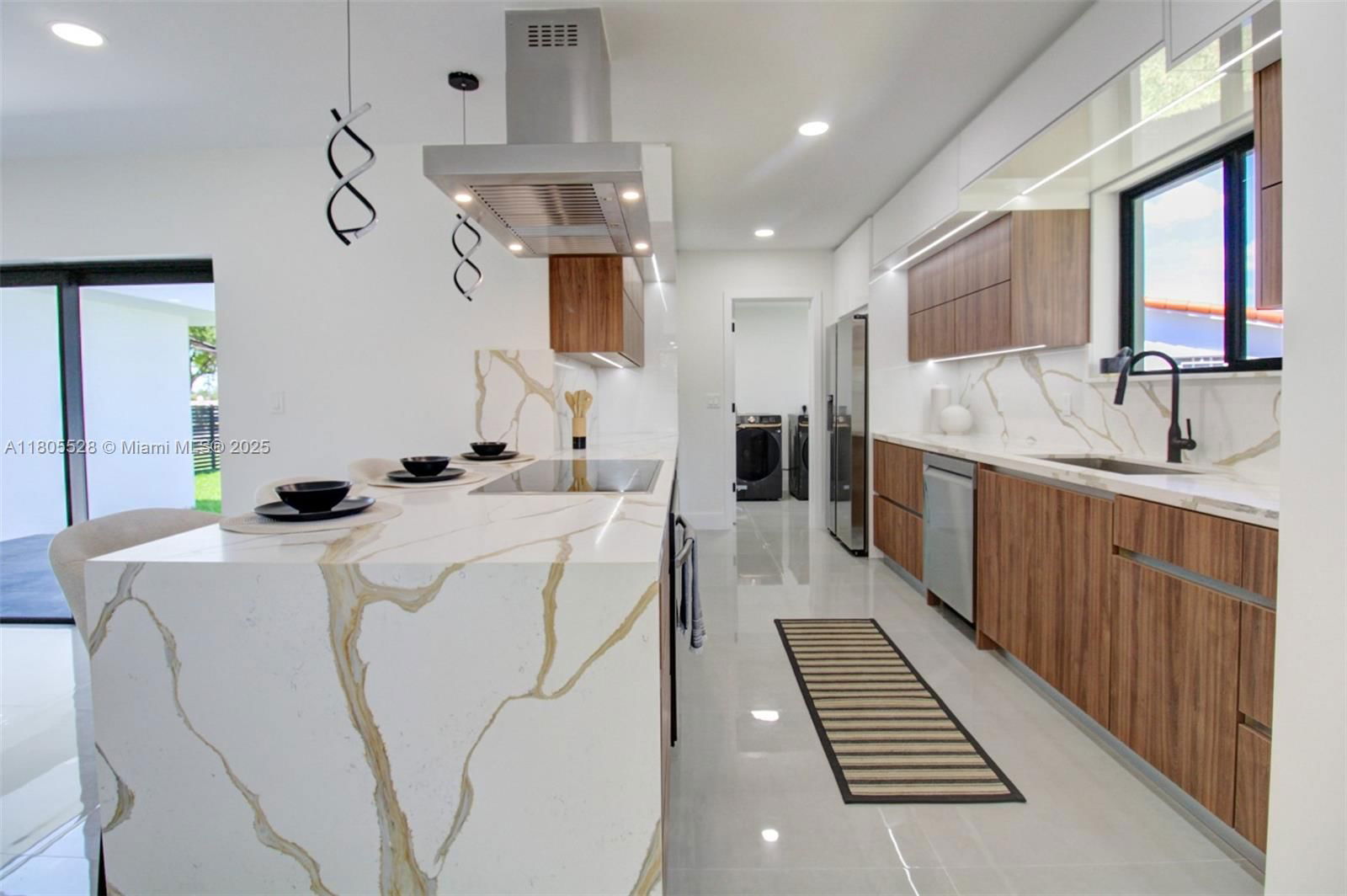 Real estate property located at 900 Royal Poinciana Blvd, Miami-dade, Lake Louise 1st Addn, Miami Springs, FL
