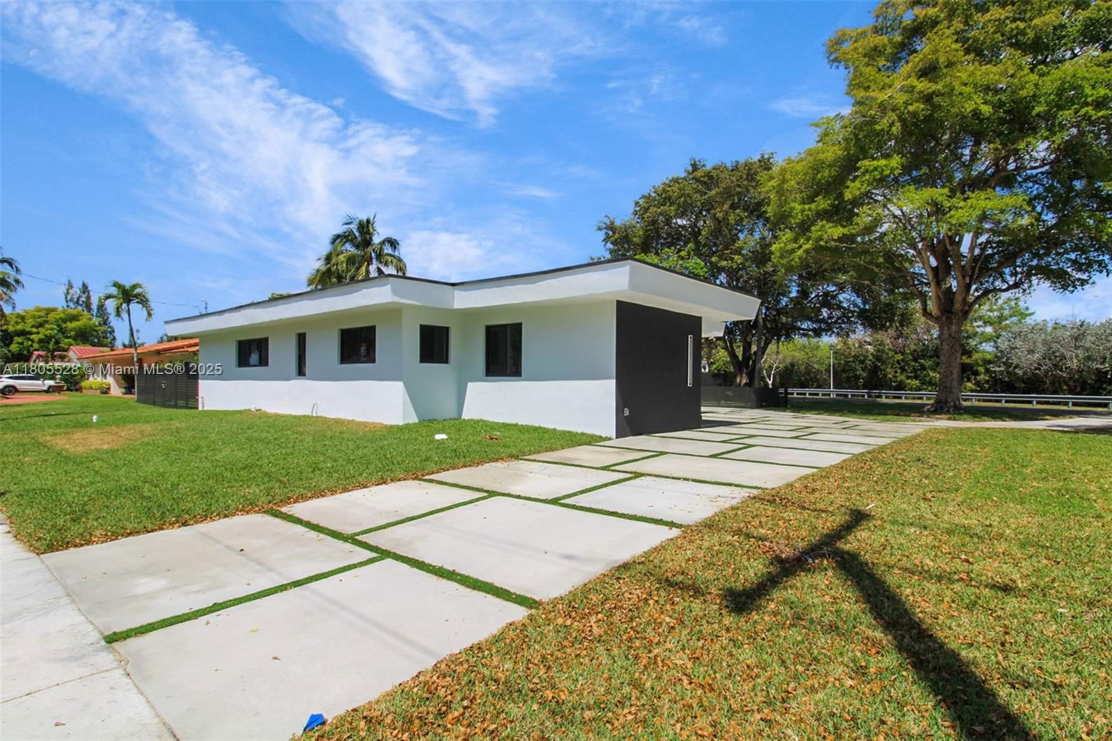 Real estate property located at 900 Royal Poinciana Blvd, Miami-dade, Lake Louise 1st Addn, Miami Springs, FL