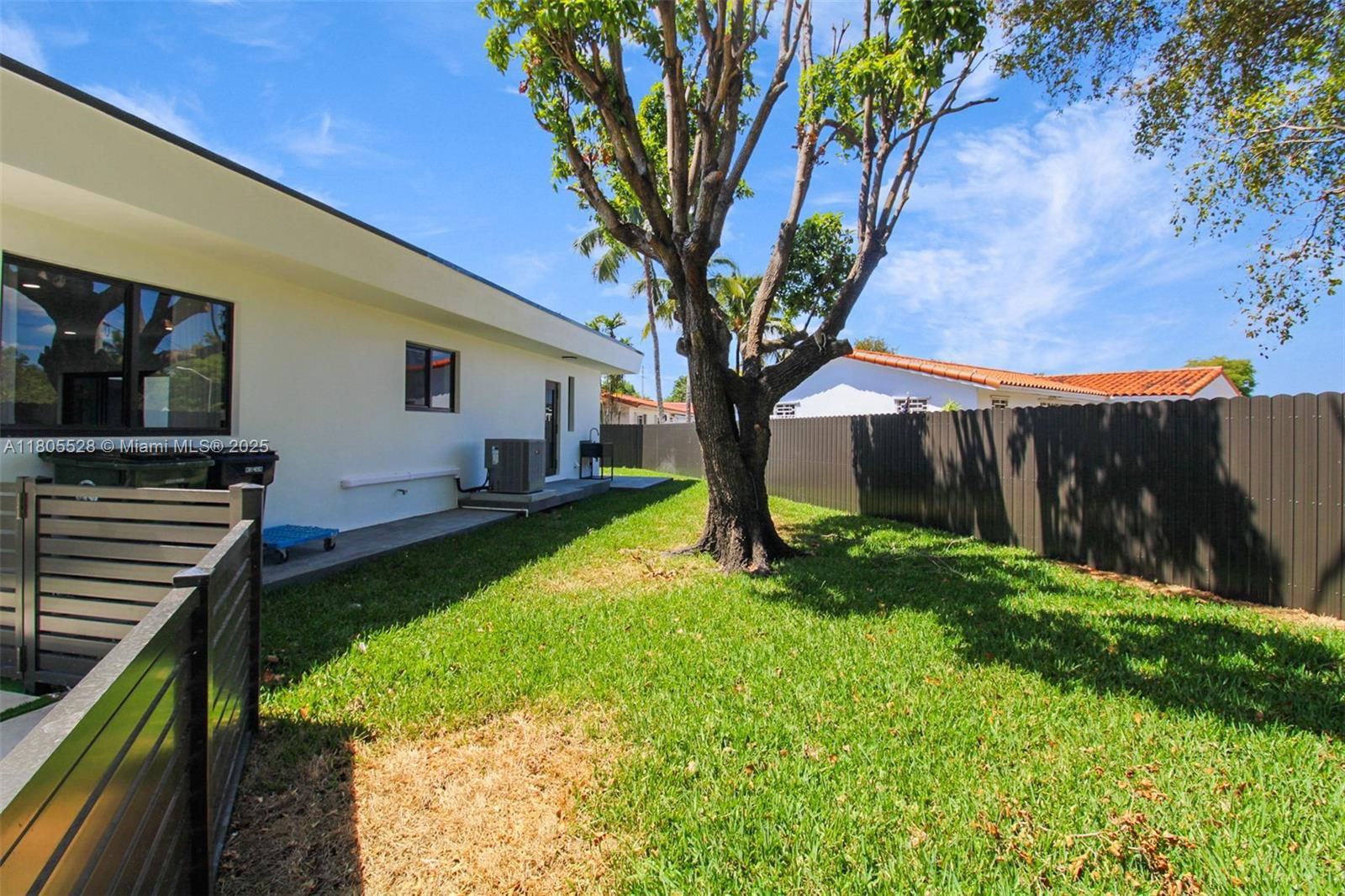 Real estate property located at 900 Royal Poinciana Blvd, Miami-dade, Lake Louise 1st Addn, Miami Springs, FL