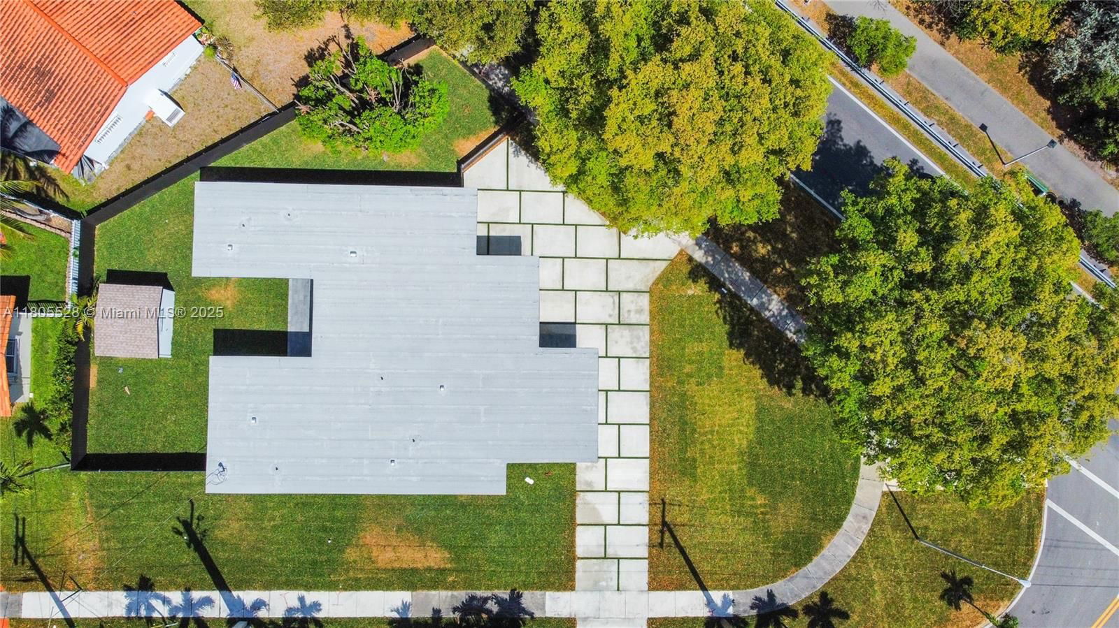 Real estate property located at 900 Royal Poinciana Blvd, Miami-dade, Lake Louise 1st Addn, Miami Springs, FL