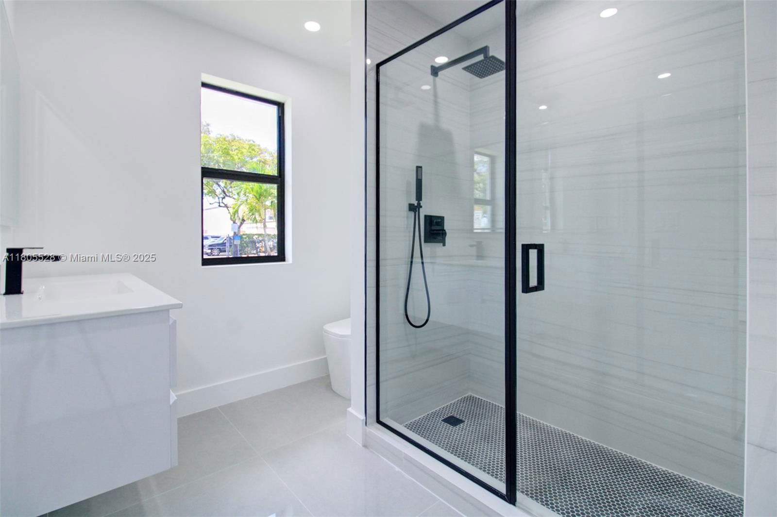 Real estate property located at 900 Royal Poinciana Blvd, Miami-dade, Lake Louise 1st Addn, Miami Springs, FL