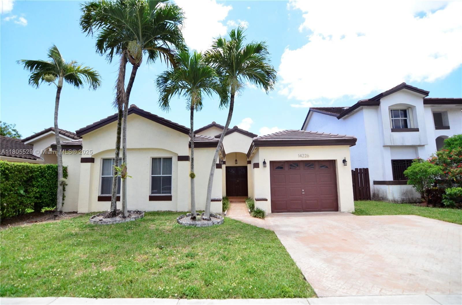 Real estate property located at 14226 90th Ter, Miami-dade, Shoma Homes At Kendall, Miami, FL