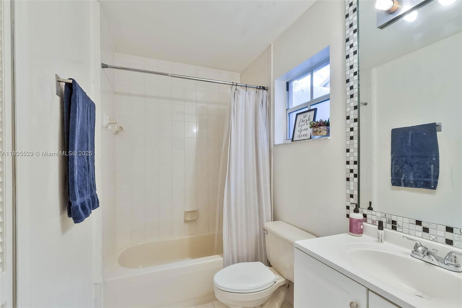 Real estate property located at 14226 90th Ter, Miami-dade, Shoma Homes At Kendall, Miami, FL