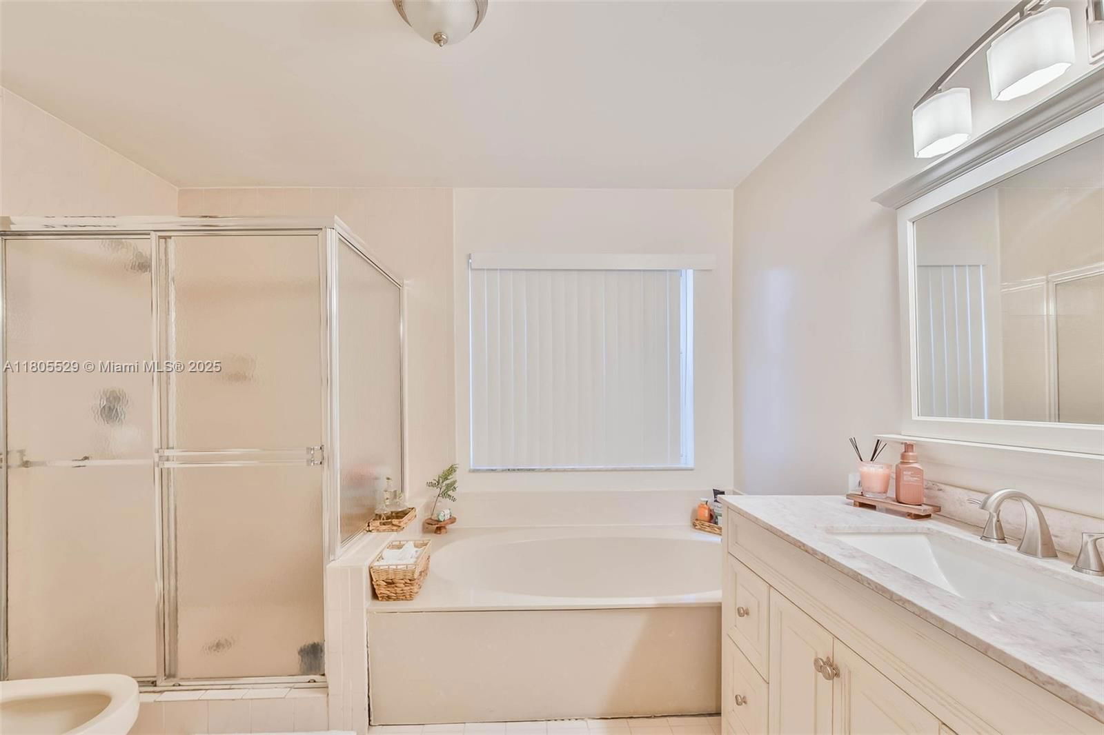 Real estate property located at 14226 90th Ter, Miami-dade, Shoma Homes At Kendall, Miami, FL