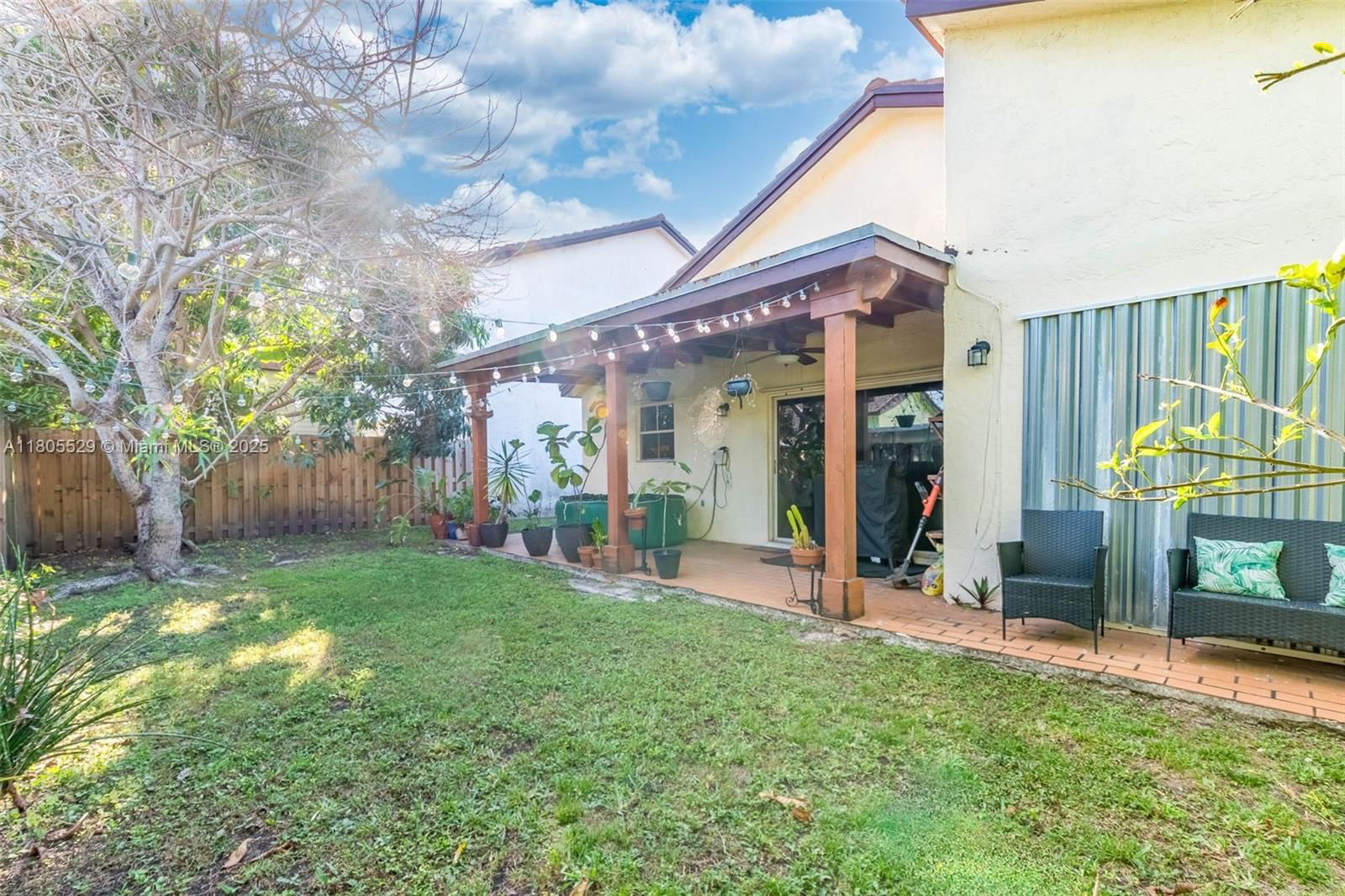 Real estate property located at 14226 90th Ter, Miami-dade, Shoma Homes At Kendall, Miami, FL