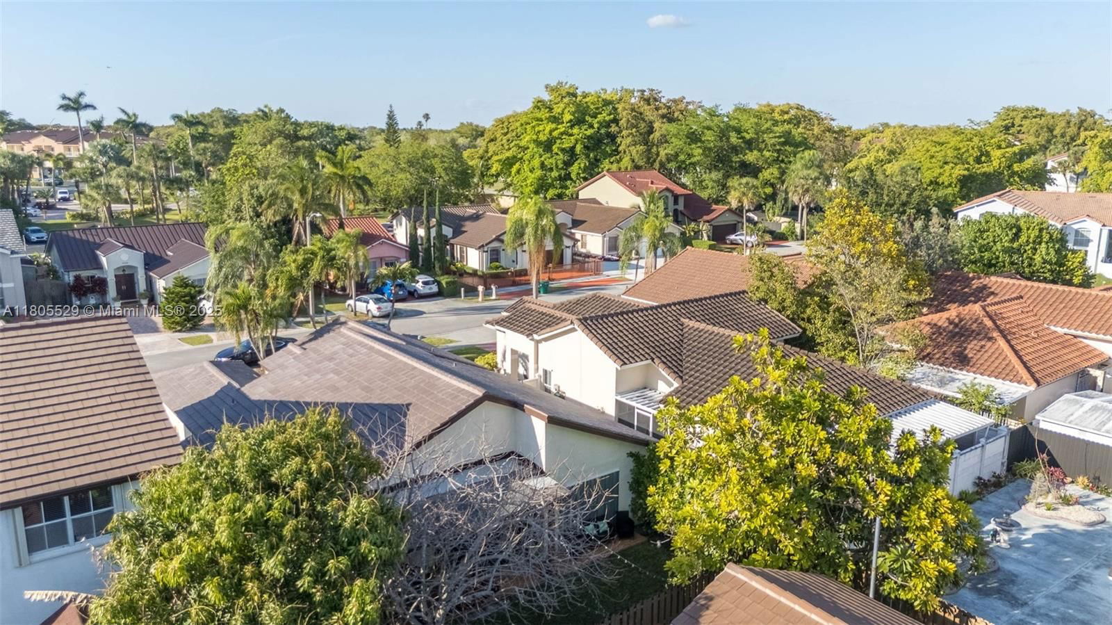Real estate property located at 14226 90th Ter, Miami-dade, Shoma Homes At Kendall, Miami, FL