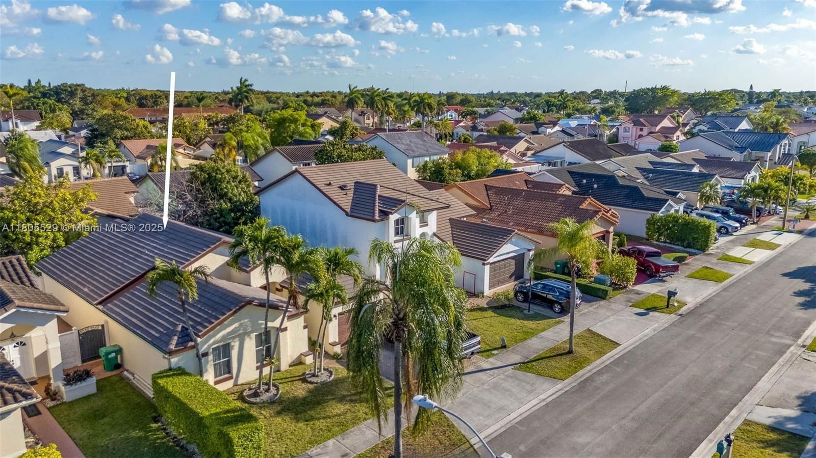 Real estate property located at 14226 90th Ter, Miami-dade, Shoma Homes At Kendall, Miami, FL