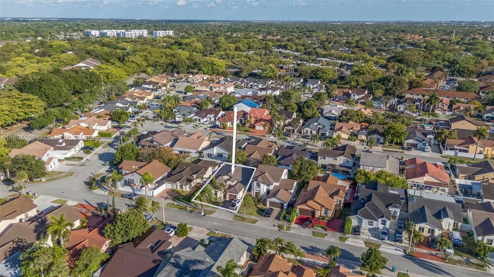 Real estate property located at 14226 90th Ter, Miami-dade, Shoma Homes At Kendall, Miami, FL