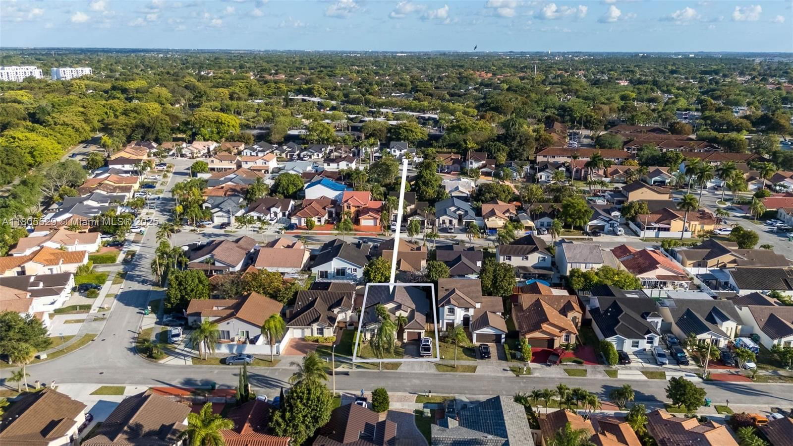 Real estate property located at 14226 90th Ter, Miami-dade, Shoma Homes At Kendall, Miami, FL
