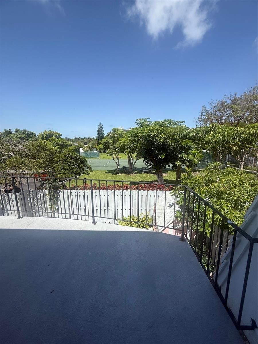 Real estate property located at 288 Sea View Dr C2, Miami-dade, Cape Fla Club Condo Clust, Key Biscayne, FL