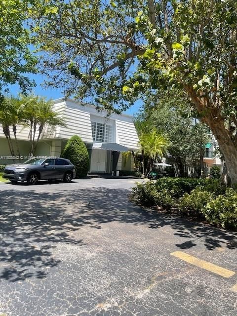 Real estate property located at 288 Sea View Dr C2, Miami-dade, Cape Fla Club Condo Clust, Key Biscayne, FL