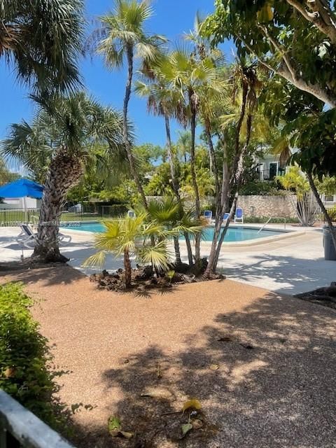 Real estate property located at 288 Sea View Dr C2, Miami-dade, Cape Fla Club Condo Clust, Key Biscayne, FL