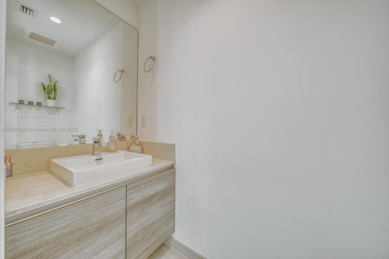 Real estate property located at 1080 Brickell Ave #3802, Miami-dade, The Bond (1080 Brickell), Miami, FL