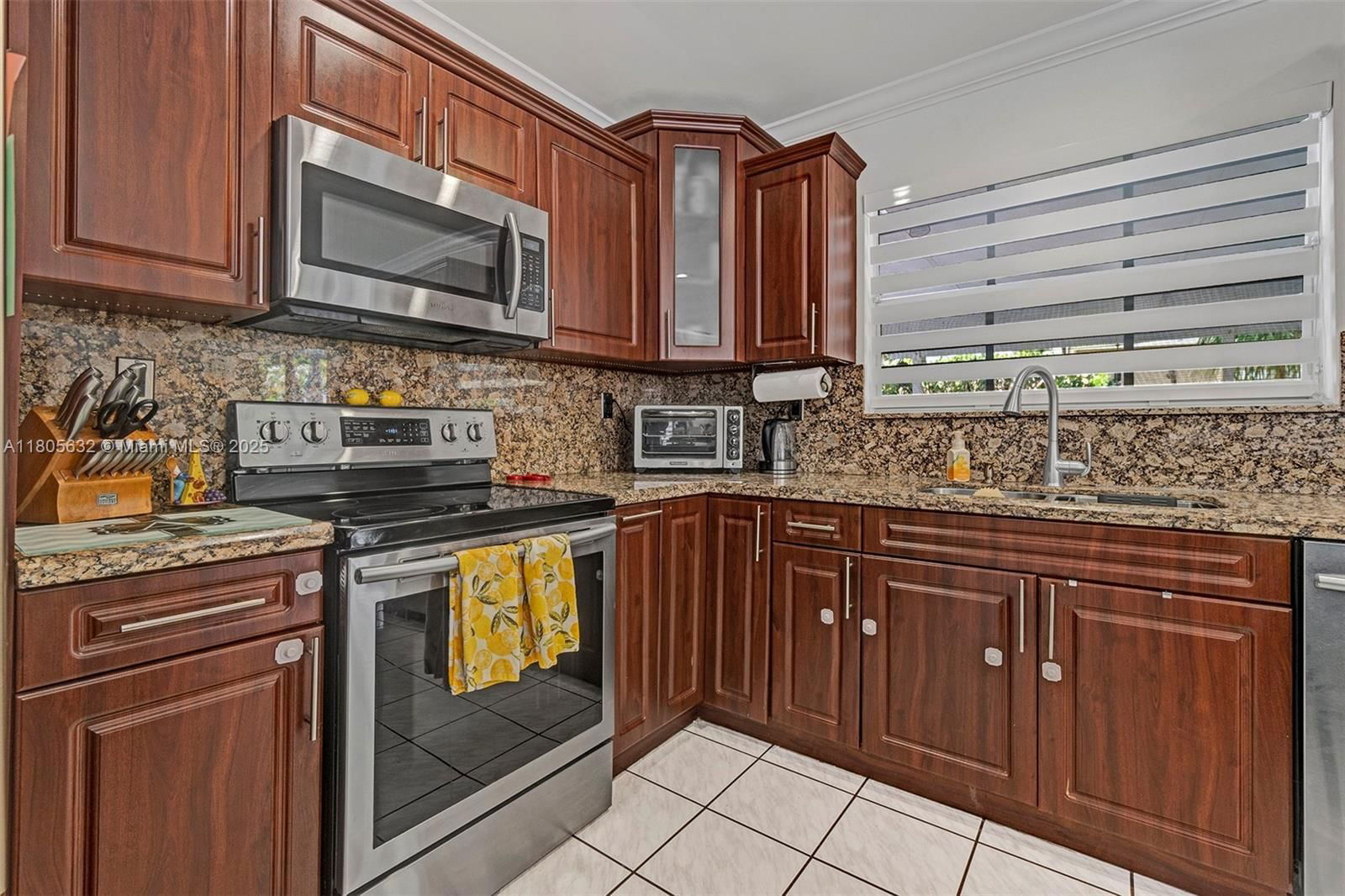 Real estate property located at 16401 94th St, Miami-dade, Forest Lakes Homes, Miami, FL