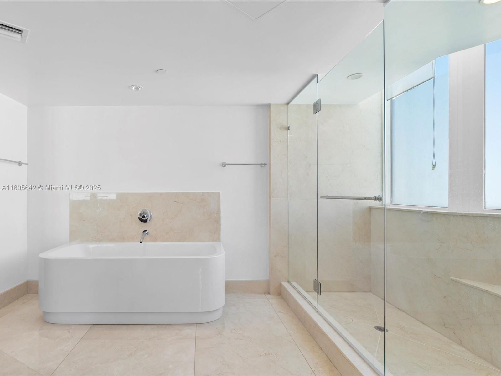 Real estate property located at 200 Sunny Isles Blvd #2-UPH3, Miami-dade, St Tropez On The Bay Ii C, Sunny Isles Beach, FL