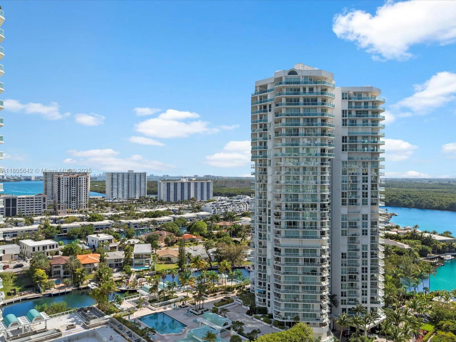 Real estate property located at 200 Sunny Isles Blvd #2-UPH3, Miami-dade, St Tropez On The Bay Ii C, Sunny Isles Beach, FL