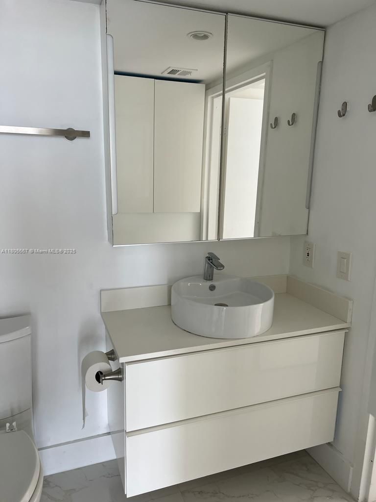 Real estate property located at 7601 Treasure Dr #1622, Miami-dade, The Grandview Palace Cond, North Bay Village, FL