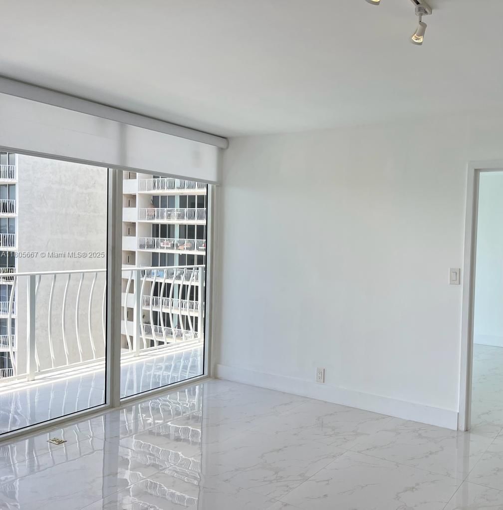 Real estate property located at 7601 Treasure Dr #1622, Miami-dade, The Grandview Palace Cond, North Bay Village, FL
