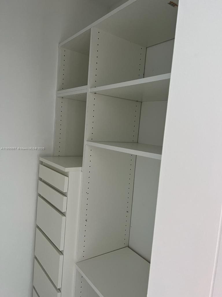 Real estate property located at 7601 Treasure Dr #1622, Miami-dade, The Grandview Palace Cond, North Bay Village, FL