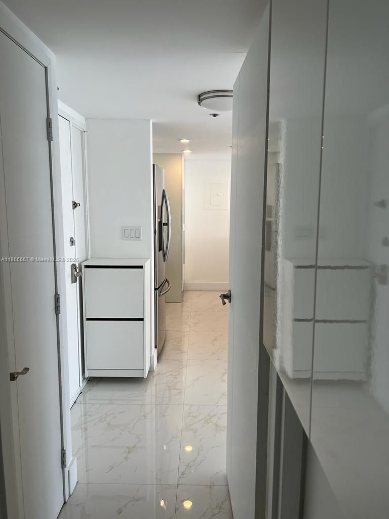 Real estate property located at 7601 Treasure Dr #1622, Miami-dade, The Grandview Palace Cond, North Bay Village, FL