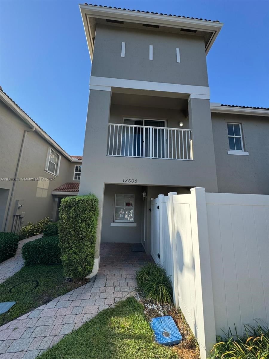 Real estate property located at 12605 54th Ct #12605, Broward, Somerset Four Replat, Miramar, FL