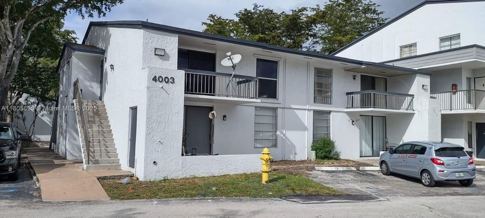 Real estate property located at 4003 University Dr #204, Broward, Sunrise On The Green Cond, Sunrise, FL