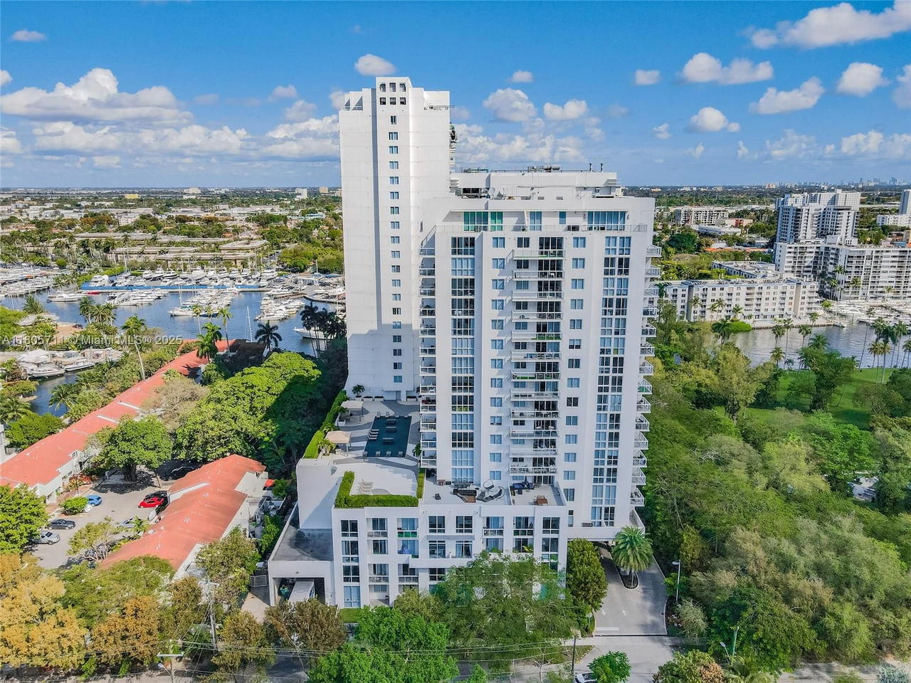 Real estate property located at 1871 S River Dr #1407, Miami-dade, Terrazas Riverpark Villag, Miami, FL
