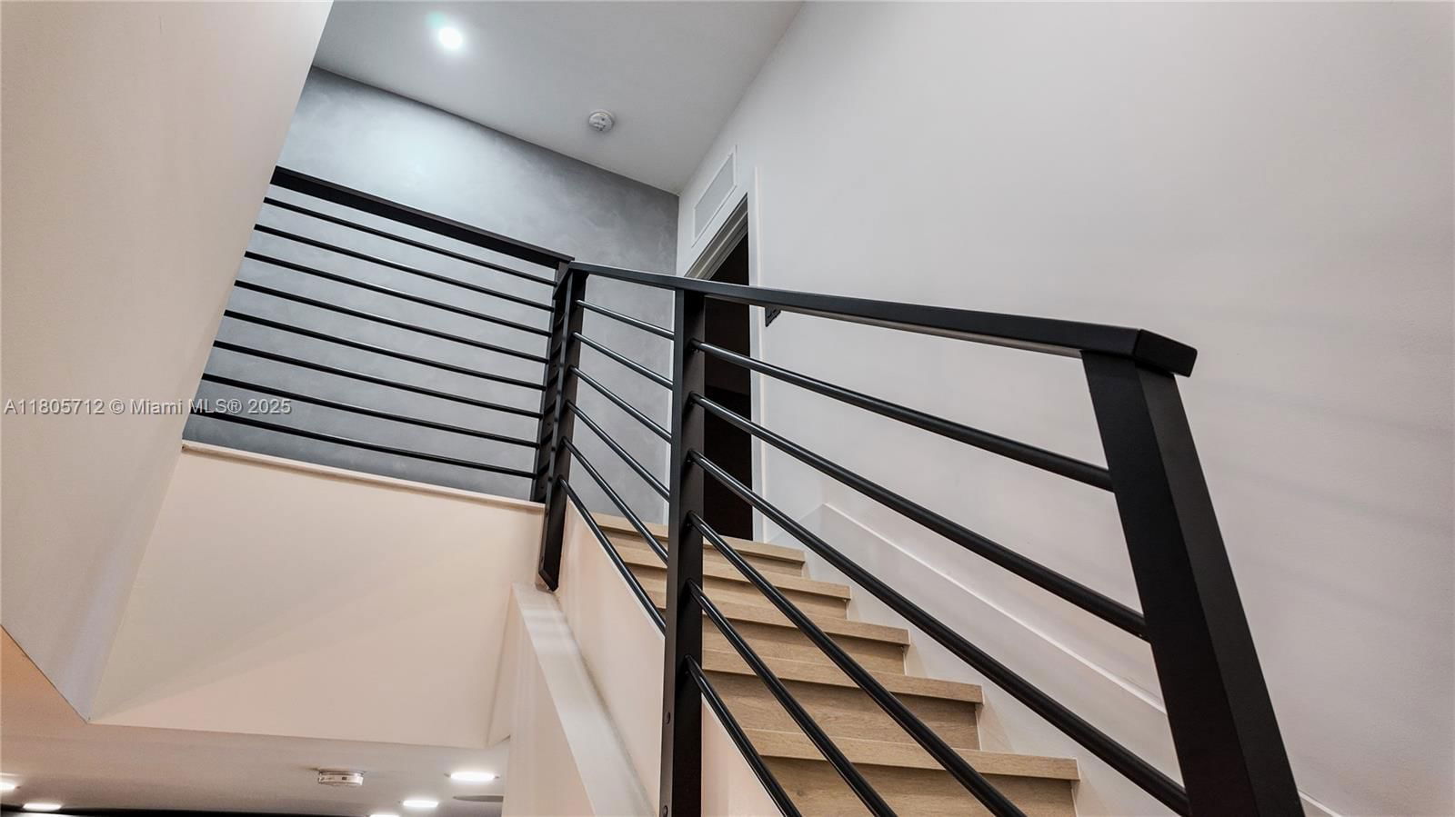 Real estate property located at 7221 103rd Path, Miami-dade, Doral Palms North, Doral, FL