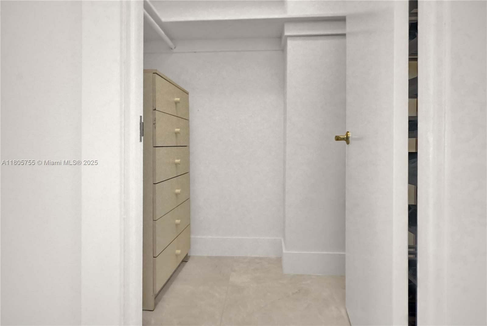 Real estate property located at 5660 Collins Ave #15B, Miami-dade, Fifty Six-sixty Collins A, Miami Beach, FL