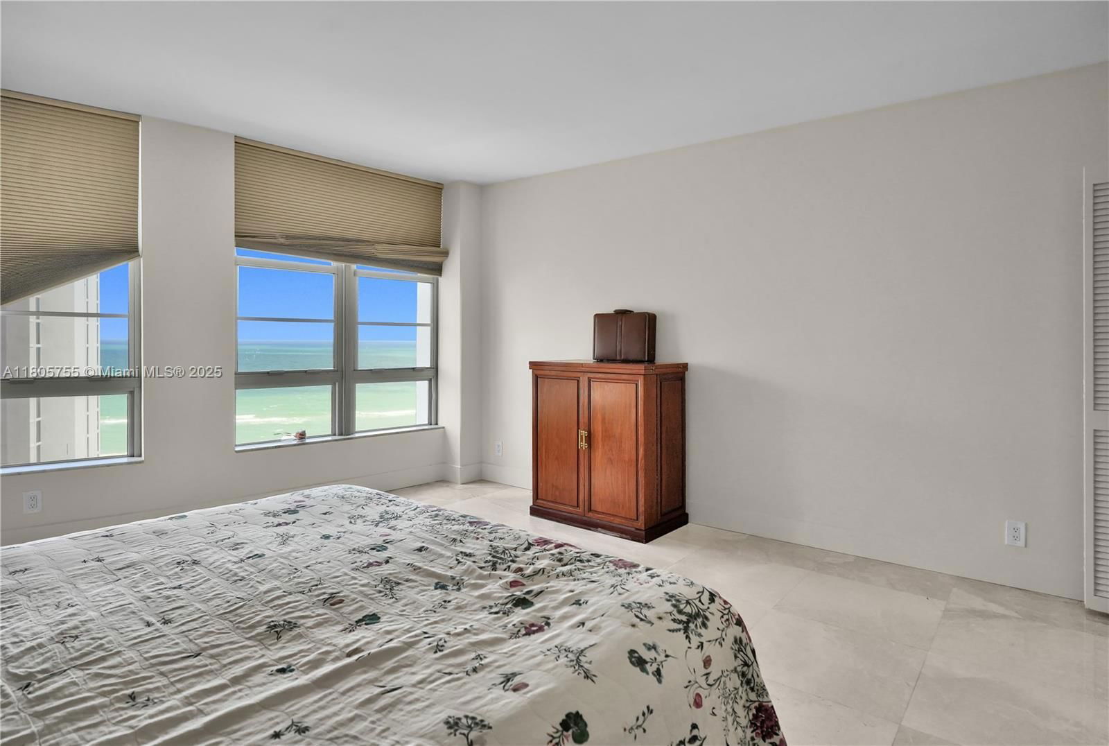 Real estate property located at 5660 Collins Ave #15B, Miami-dade, Fifty Six-sixty Collins A, Miami Beach, FL