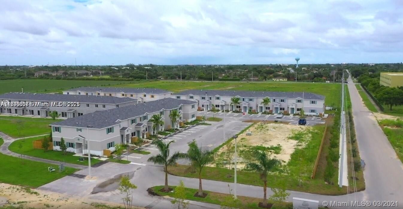 Real estate property located at 388 12th Pl #388, Miami-dade, Forest Park Villas, Florida City, FL