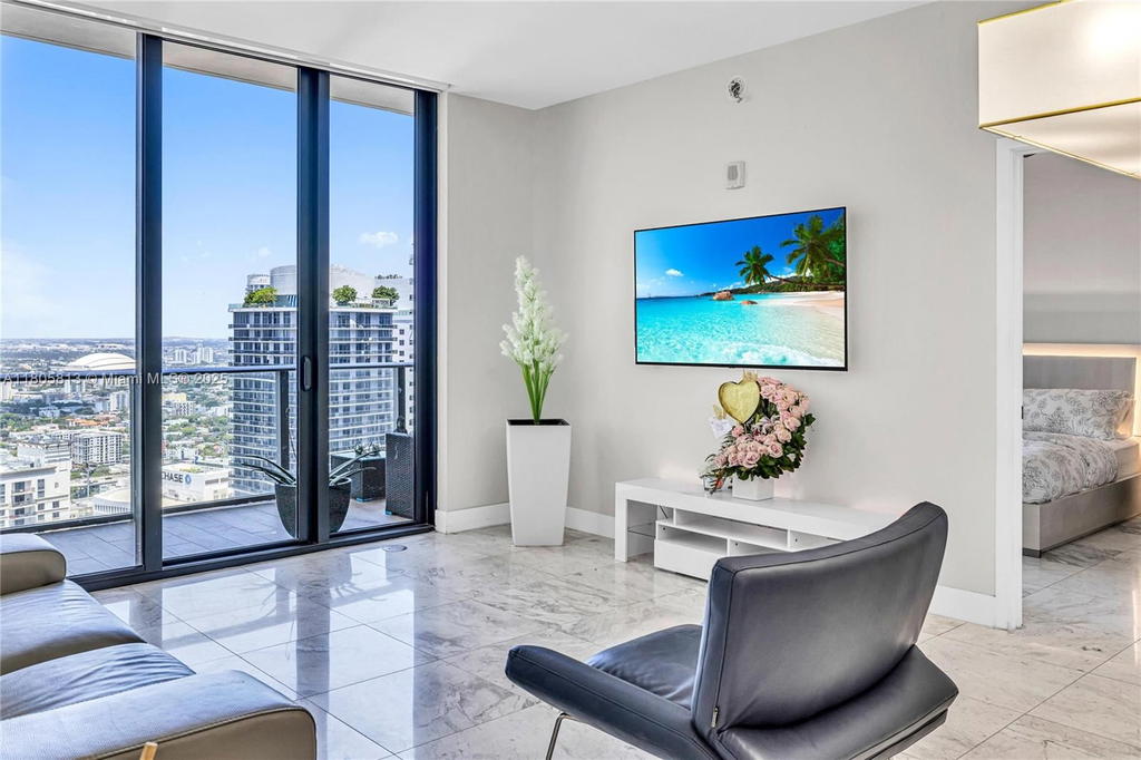 Real estate property located at 1010 Brickell Ave #4809, Miami-dade, 1010 Brickell Condo, Miami, FL