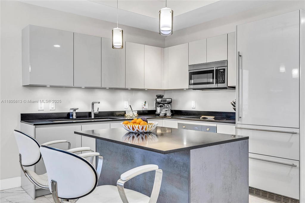 Real estate property located at 1010 Brickell Ave #4809, Miami-dade, 1010 Brickell Condo, Miami, FL