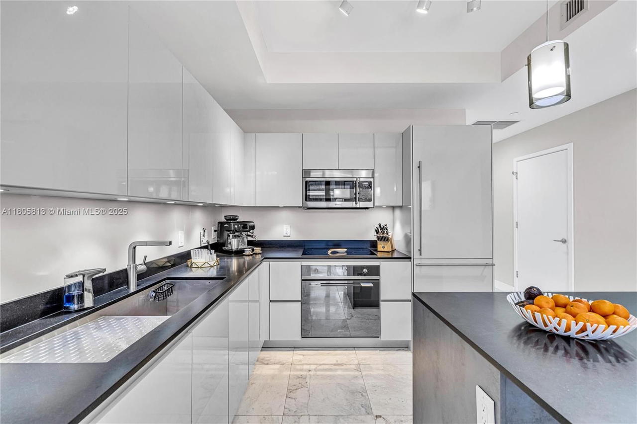 Real estate property located at 1010 Brickell Ave #4809, Miami-dade, 1010 Brickell Condo, Miami, FL