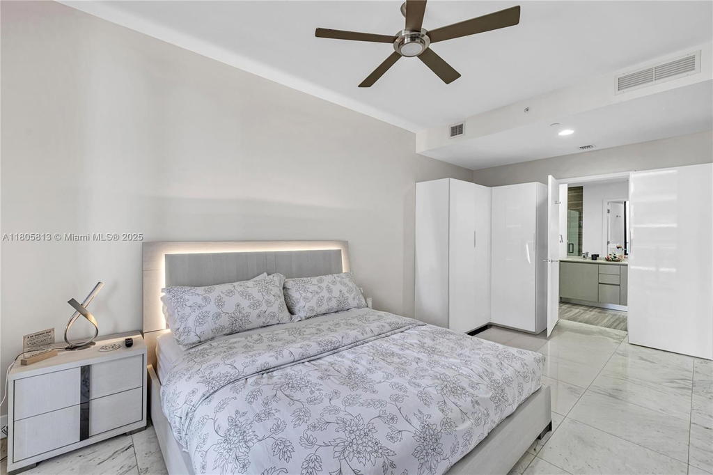 Real estate property located at 1010 Brickell Ave #4809, Miami-dade, 1010 Brickell Condo, Miami, FL