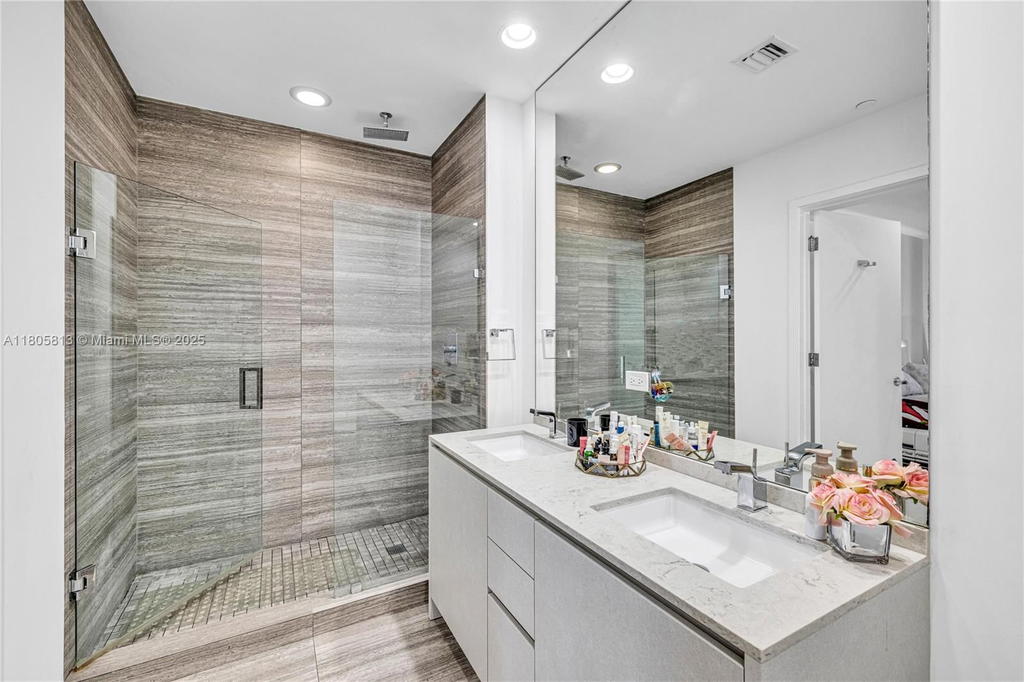 Real estate property located at 1010 Brickell Ave #4809, Miami-dade, 1010 Brickell Condo, Miami, FL
