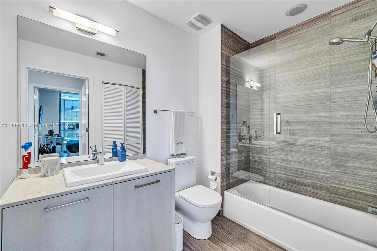 Real estate property located at 1010 Brickell Ave #4809, Miami-dade, 1010 Brickell Condo, Miami, FL