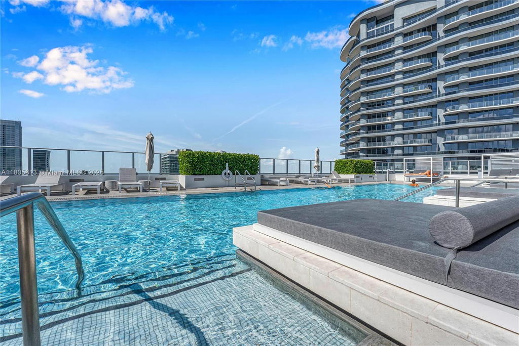 Real estate property located at 1010 Brickell Ave #4809, Miami-dade, 1010 Brickell Condo, Miami, FL