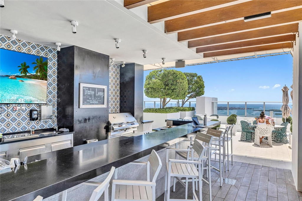 Real estate property located at 1010 Brickell Ave #4809, Miami-dade, 1010 Brickell Condo, Miami, FL