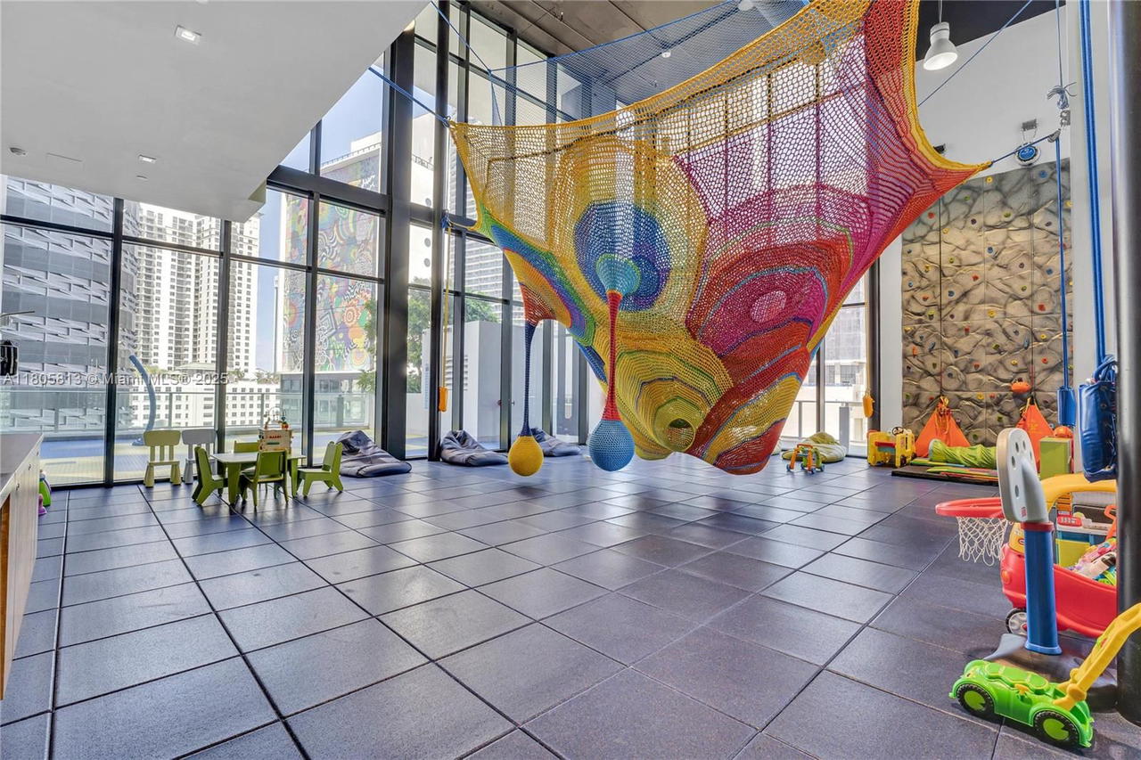 Real estate property located at 1010 Brickell Ave #4809, Miami-dade, 1010 Brickell Condo, Miami, FL