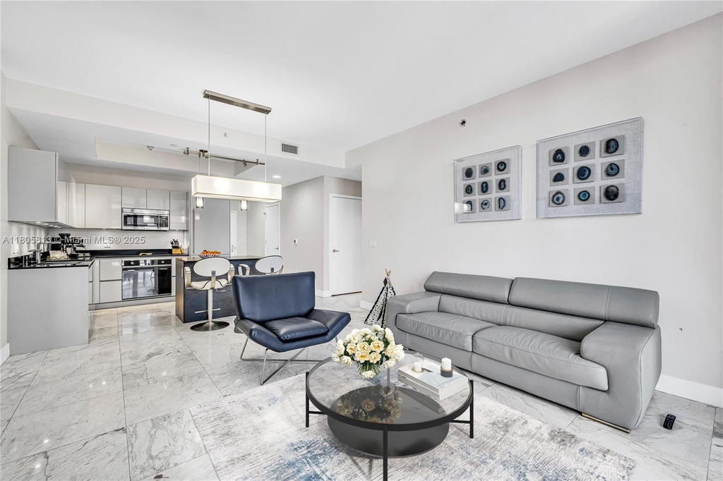 Real estate property located at 1010 Brickell Ave #4809, Miami-dade, 1010 Brickell Condo, Miami, FL